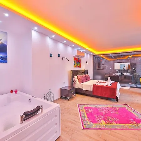 Luxury With Private Pool For 4 People In Patara וילה